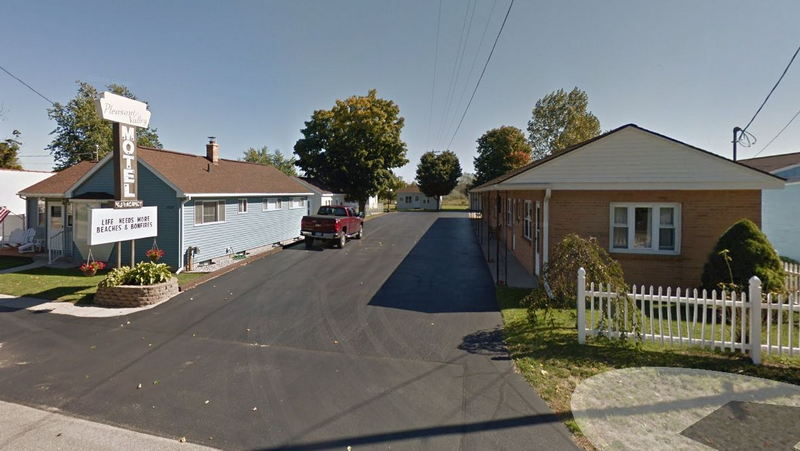 Pleasant Valley Resort Motel - From Web Listing (newer photo)